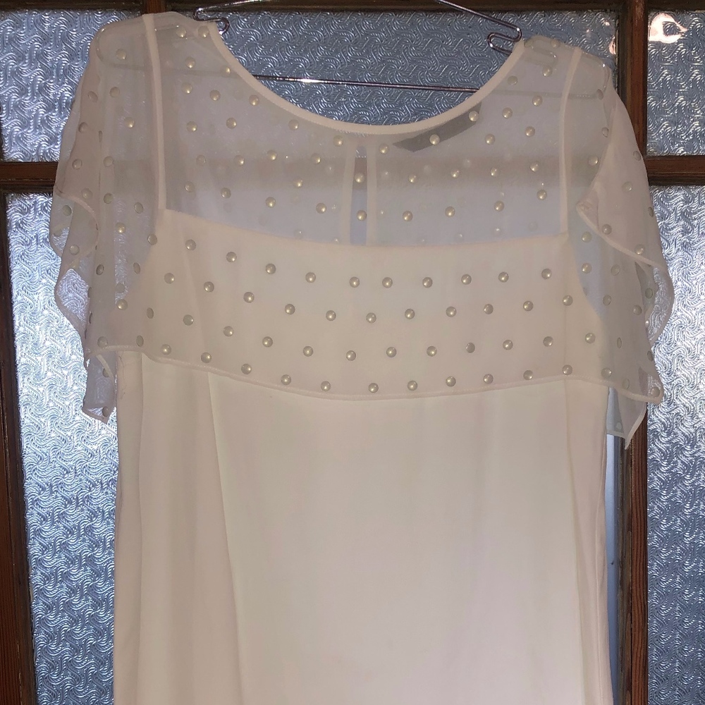 Beautiful White Zara dress w button details